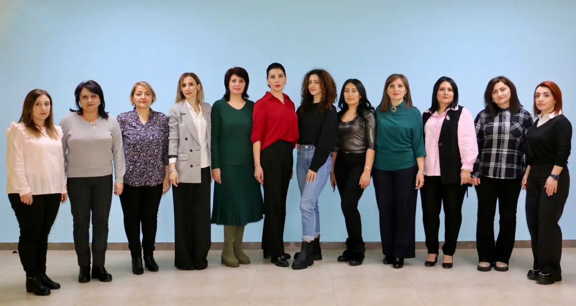 Դաստիարակներ և օգնականներ